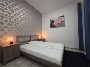Cozy Studio near New York Cafe Budapest